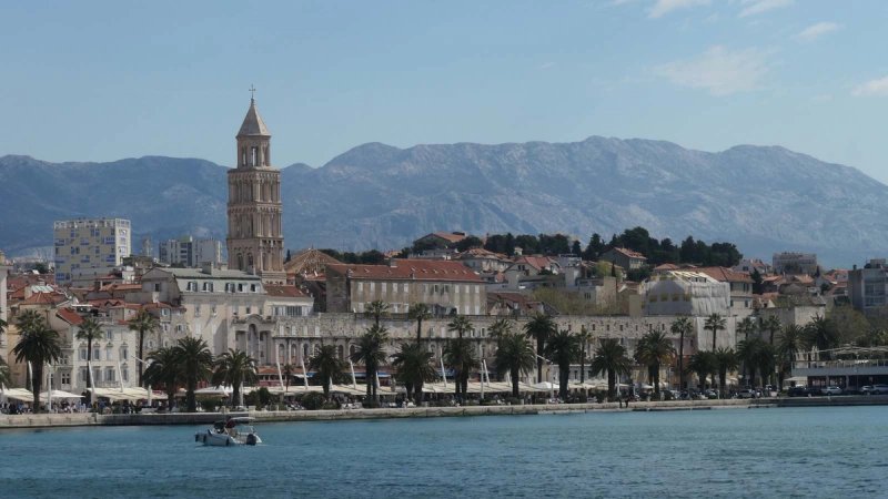Split se probudio u smradu paljevine: Vatrogasci otkrili što se događa