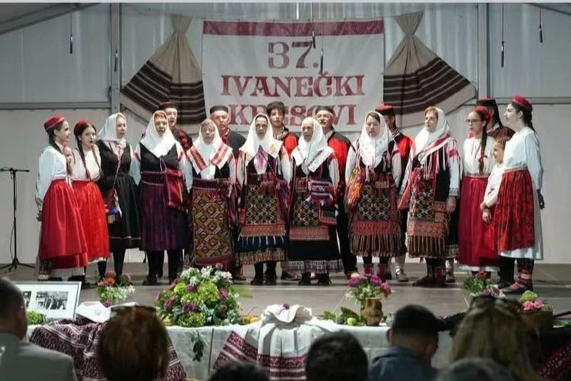 FOTOGALERIJA: KUD Sv. Ante Nadin nastupio na smotri folklora u Koprivničkom Ivancu