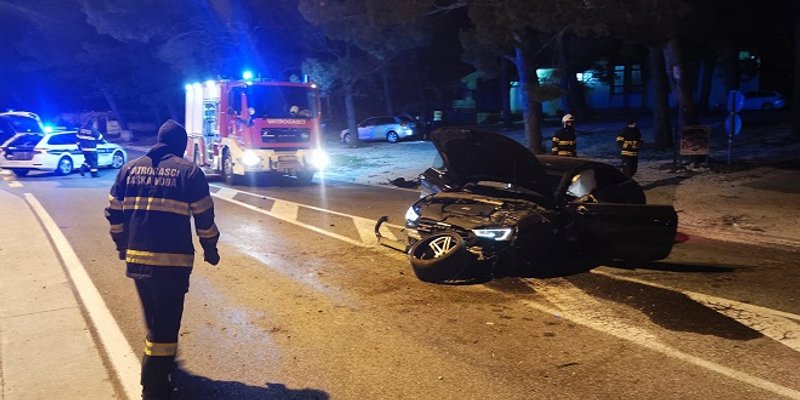 FOTO Teška nesreća u Baškoj Vodi. Jedna osoba je prevezena u bolnicu