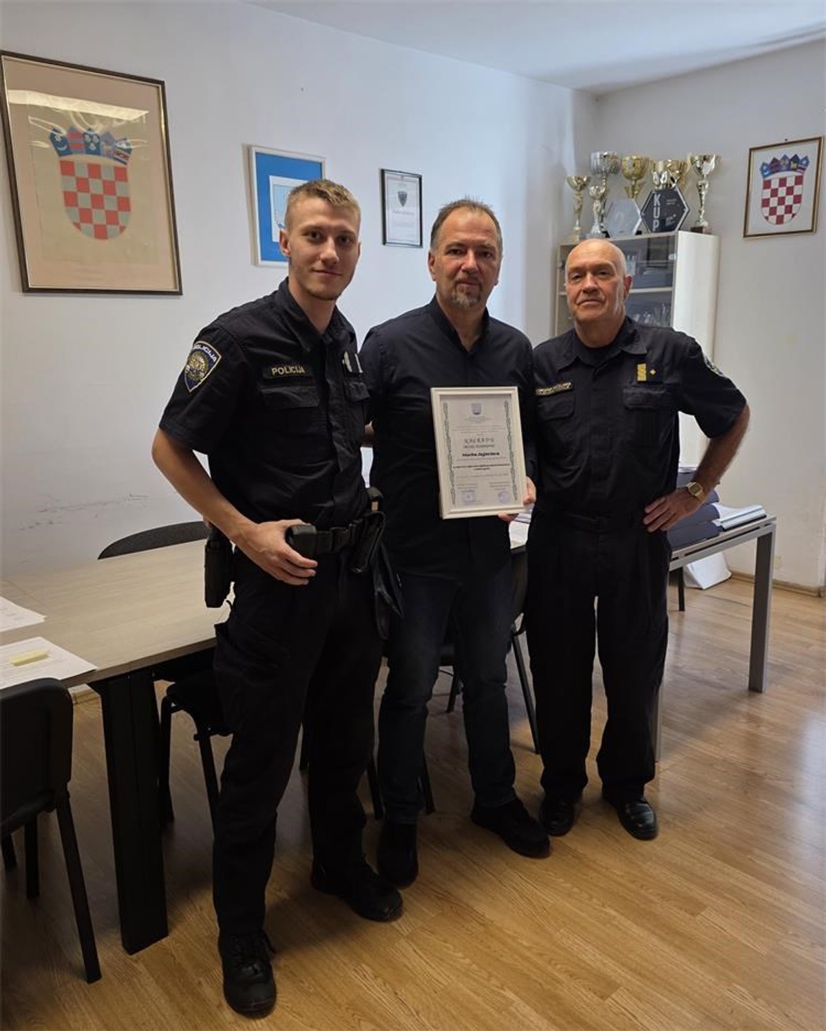 Nagrađeno više omiških policajaca, svi dobivene nagrade donirali za sanaciju posljedica požara