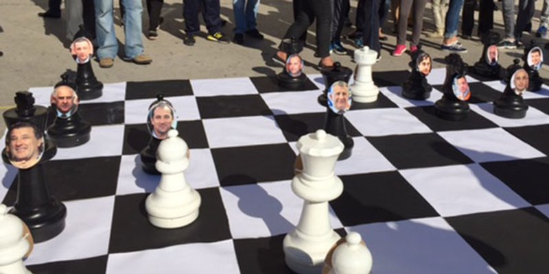 'Bijeli' Matošić, Vukas, Dvornik, Beara, Čabo i društvo na Rivi matirali 'crne' Mamića, Vrbanovića, Vlajčevića, Šuprahu...