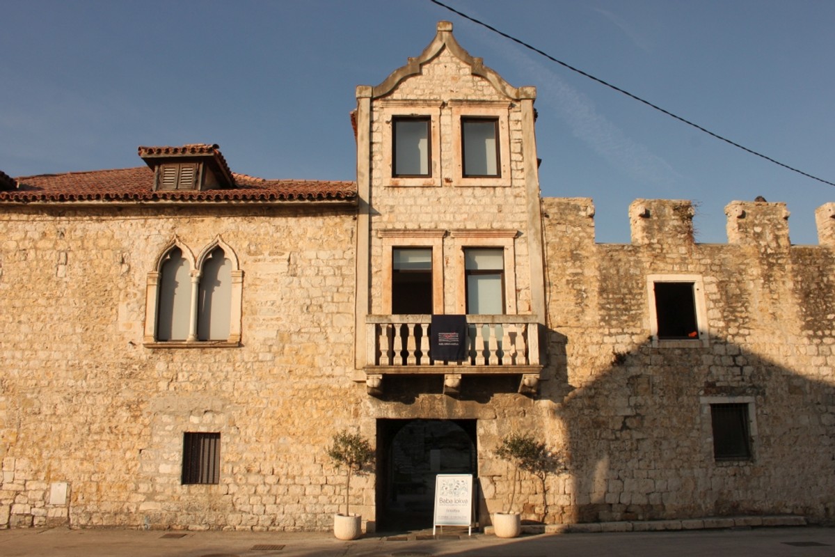 Povijest Kaštela: Trogirski i splitski plemići digli su dvadesetak utvrda kako bi zaštitili težake i ljetinu