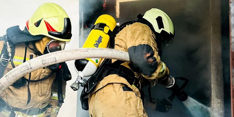 VATROGASCI IMALI POSLA Gorjelo uz autocestu, poplavio stan u Splitu