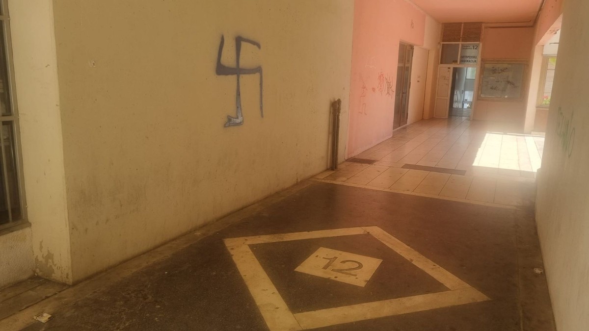 FOTO-UBOD 'Uklonite ovu sramotu!'