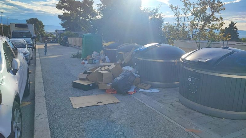 FOTO/VIDEO Smeće ispred vrtića na Mejama: 'To nije mjesto za odlaganje otpada'