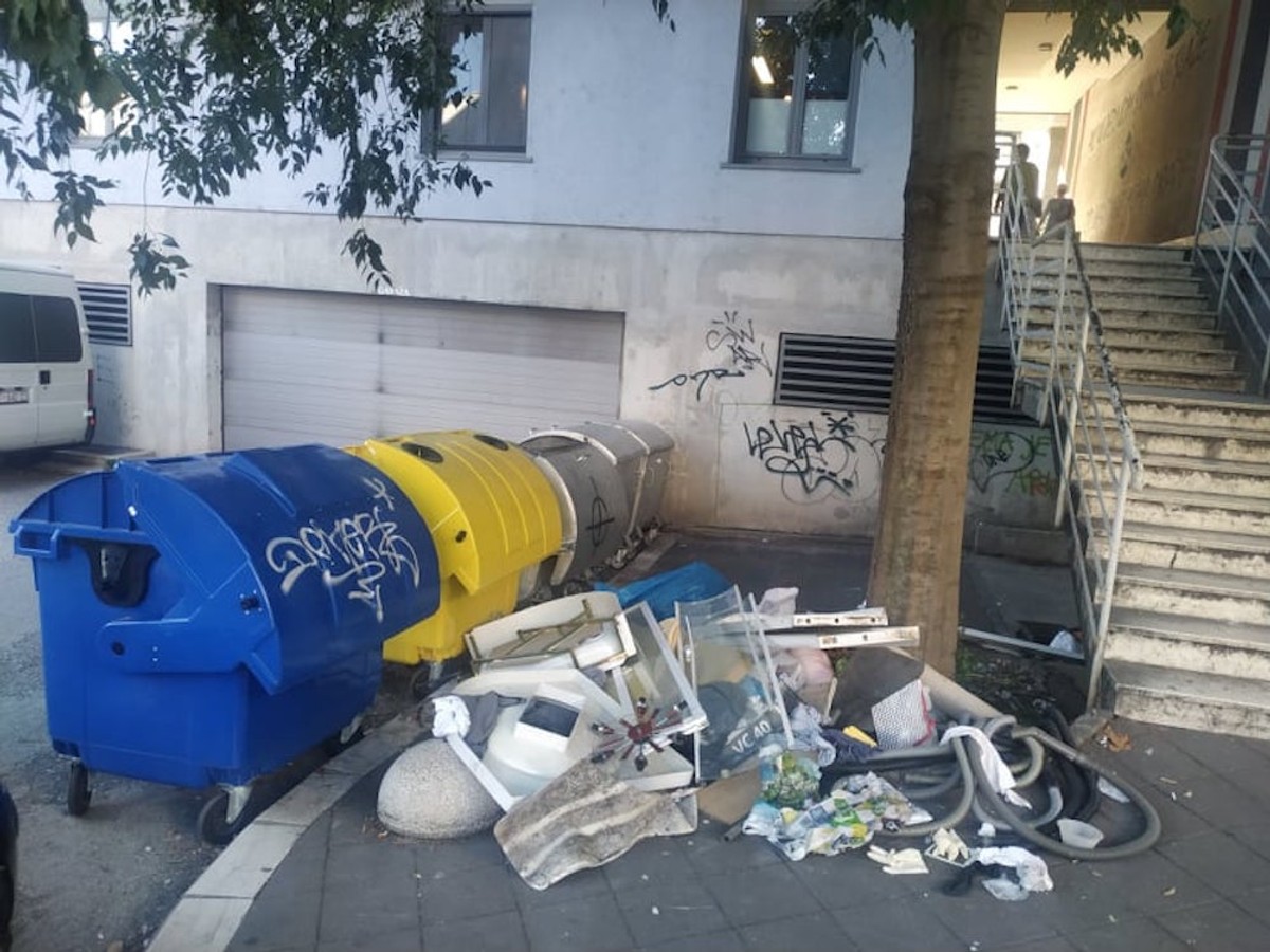 KOLIKO ĆE IM TREBATI  DA SHVATE? Glomazni otpad ponovno u Ličkoj, a odvoz je besplatan. Treba se samo javiti