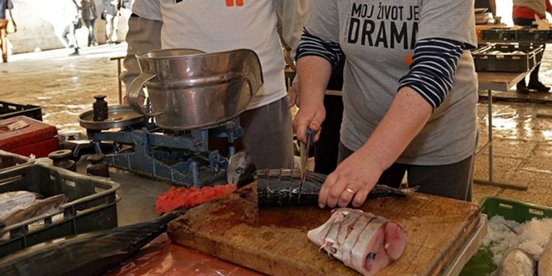 Peškarija, ogledalo nesposobnosti i gramzivosti