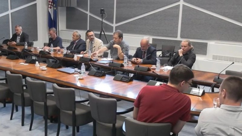 VIDEO 'Što učenici u hrvatskim školama uče o komunističkoj prošlosti?'