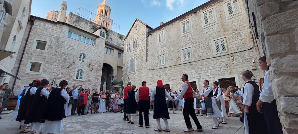 Otvorenje izložbe Kap po kap
