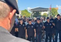VIDEO/FOTO: HOS-ovci u se u Kninu poklonili braniteljima, nije izostao ni ZDS