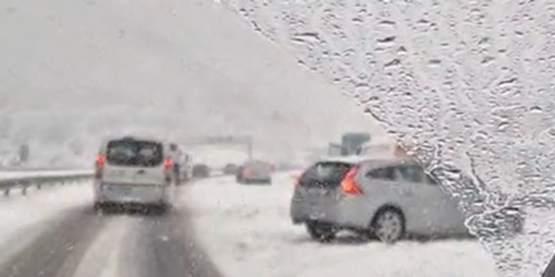 HAK JAVLJA Snijeg i olujni vjetar paralizirali promet u dijelovima Hrvatske