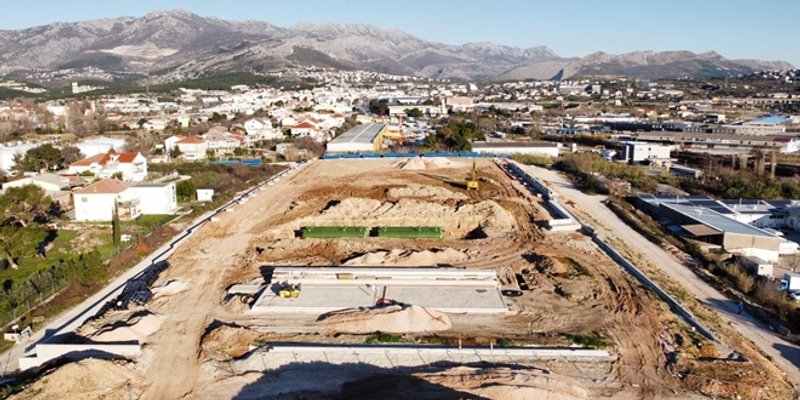 Pogledajte kako napreduju radovi na izgradnji sportskog nogometnog centra u Vranjicu