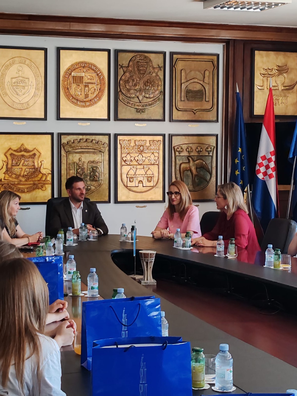 Gradonačelnik Šuta primio višestruko nagrađivani zbor OŠ Mejaši