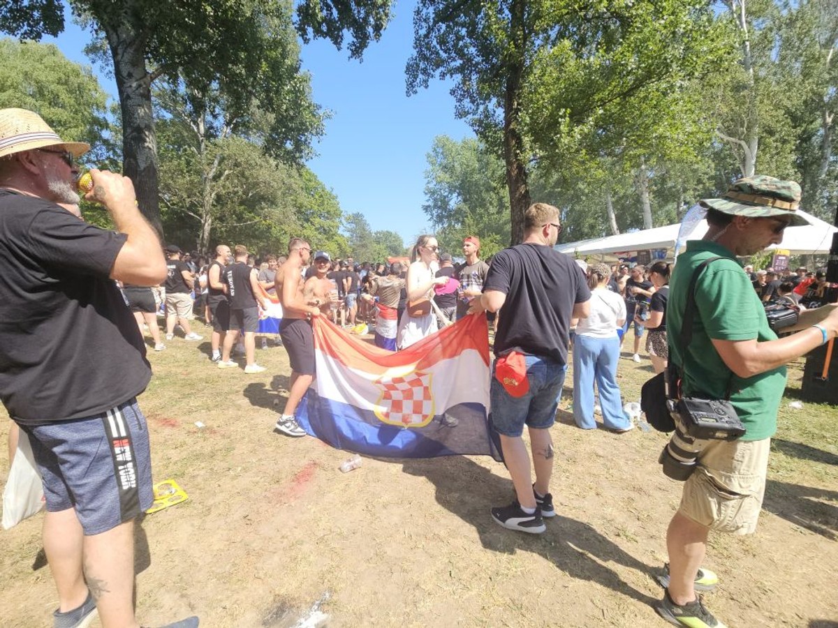 Delirij u fan zoni