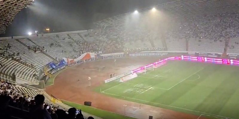 VIDEO Torcida skandirala 'ajmo, ustaše' i 'za dom spremni', Poljud u mraku