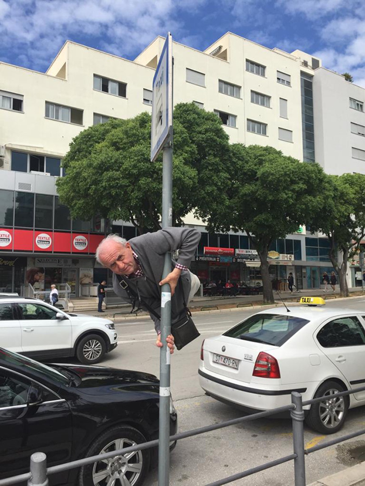 SVAKA ČAST Pogledajte što je napravio ispred splitske bolnice, mogu mu pozavidjeti momci od 20 godina!