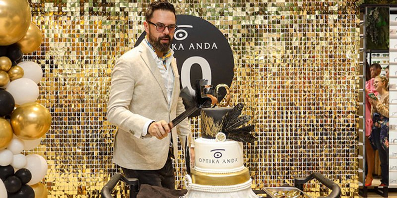 Petar Grašo i Tonči Huljić na svečanom eventu u čast otvorenja 50. poslovnice Optike Anda! 
