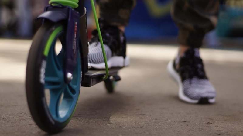 Kraj Nove Gradiške teško ozlijeđen 13-godišnji vozač romobila