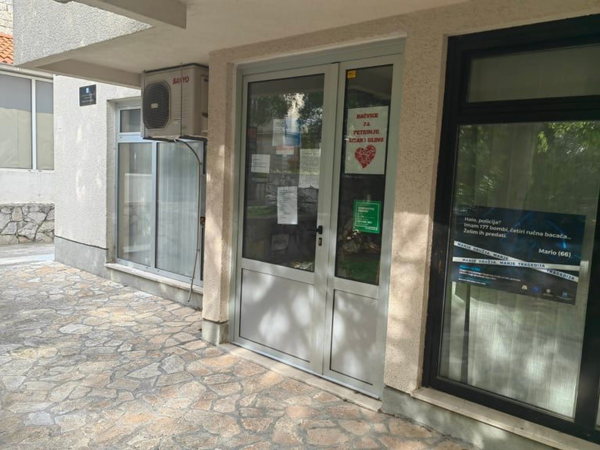 DVAPUT JE DVAPUT Bivši čelnik Bačvica se nakon privođenja vratio u kotarske prostorije i ostao zaključan!