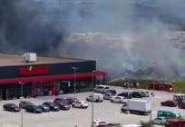 Gust dim uz trgovačke centre u Pločama: Planula trava, na teren hitno stigli vatrogasci