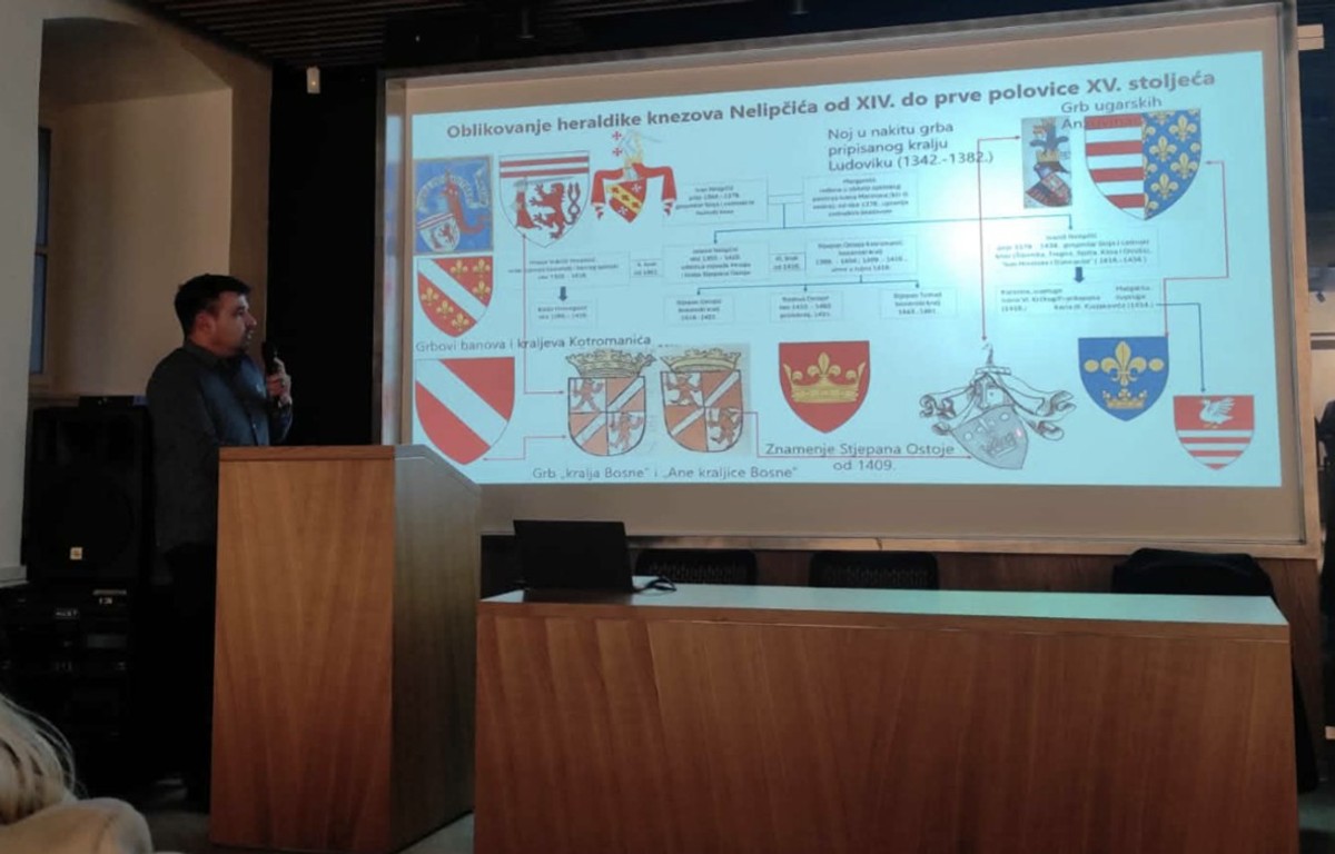 Heraldika Nelipčića u sjeni Šubića i Kotromanića: Politička simbolika između krune, ljiljana i bedema