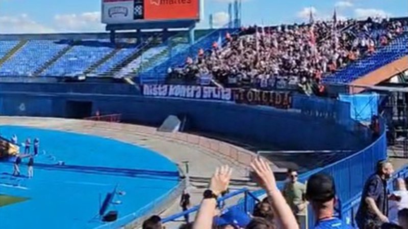 S razglasa u Maksimiru pušteno 'E, moj druže beogradski', pljuštale uvrede publike sa zapadne tribine