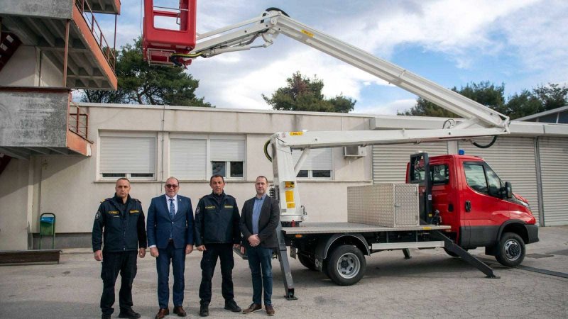 Nova vatrogasna oprema stigla u Split: 'Važno ulaganje u sigurnost'