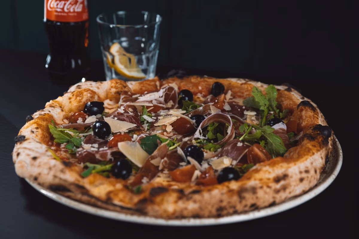 Sv. Duje slavi se i u hit pizzeriji Tomatos, popust od 20 % za sve goste!