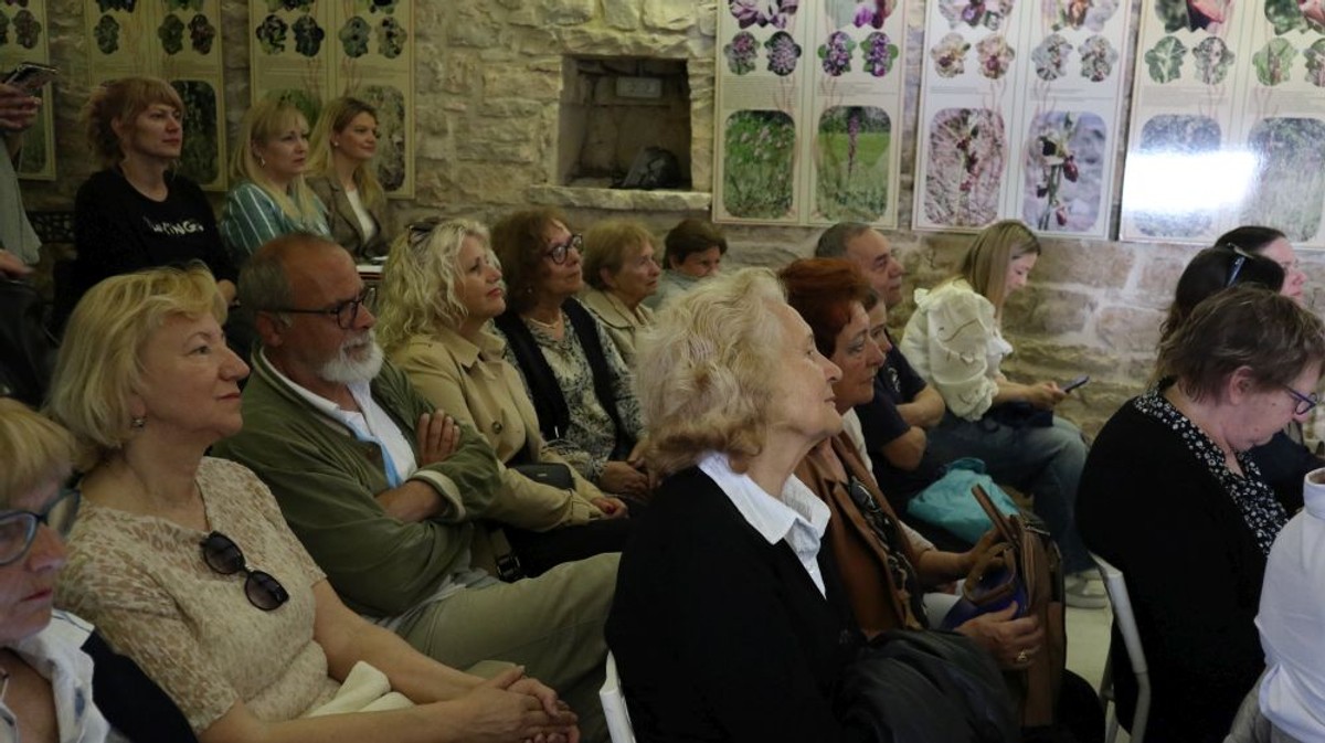 27. pjesnička smotra Ča-more-judi | foto: OŠ Grohote