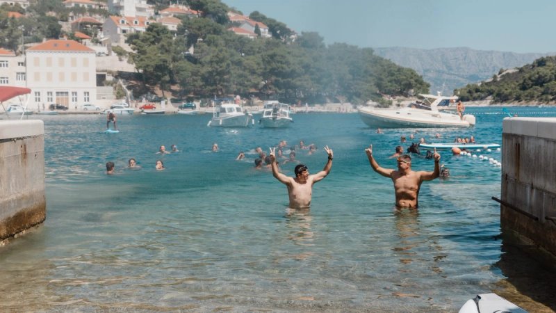 Još samo 20 kilometara! Stjepan Lukšić na korak je od povijesnog kruga oko Brača, a možete pomoći i vi