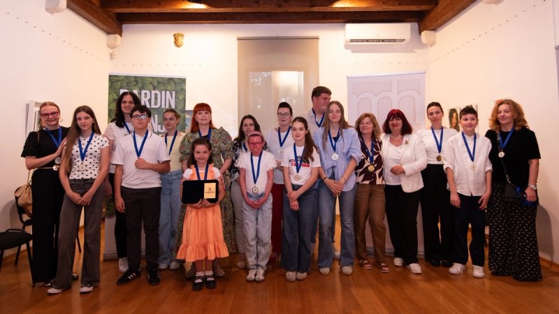 FOTOGALERIJA Revijom čitanja završen program ovogodišnjeg Đardina čitanja u Kaštelima