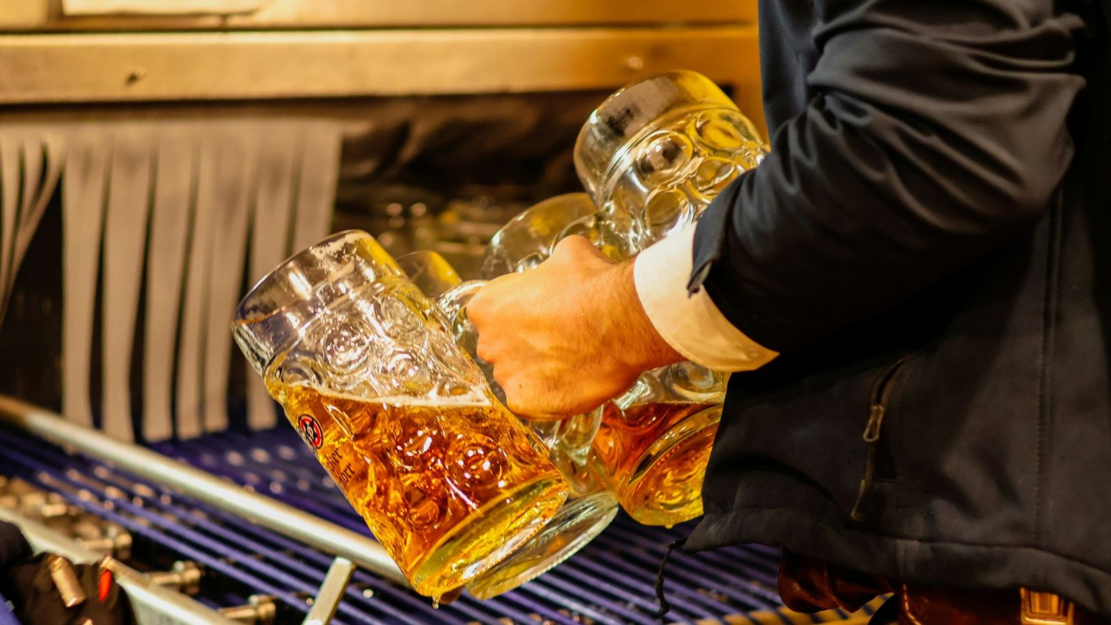 Otvoren Oktoberfest. Pogledajte koliko ove godine košta krigla piva