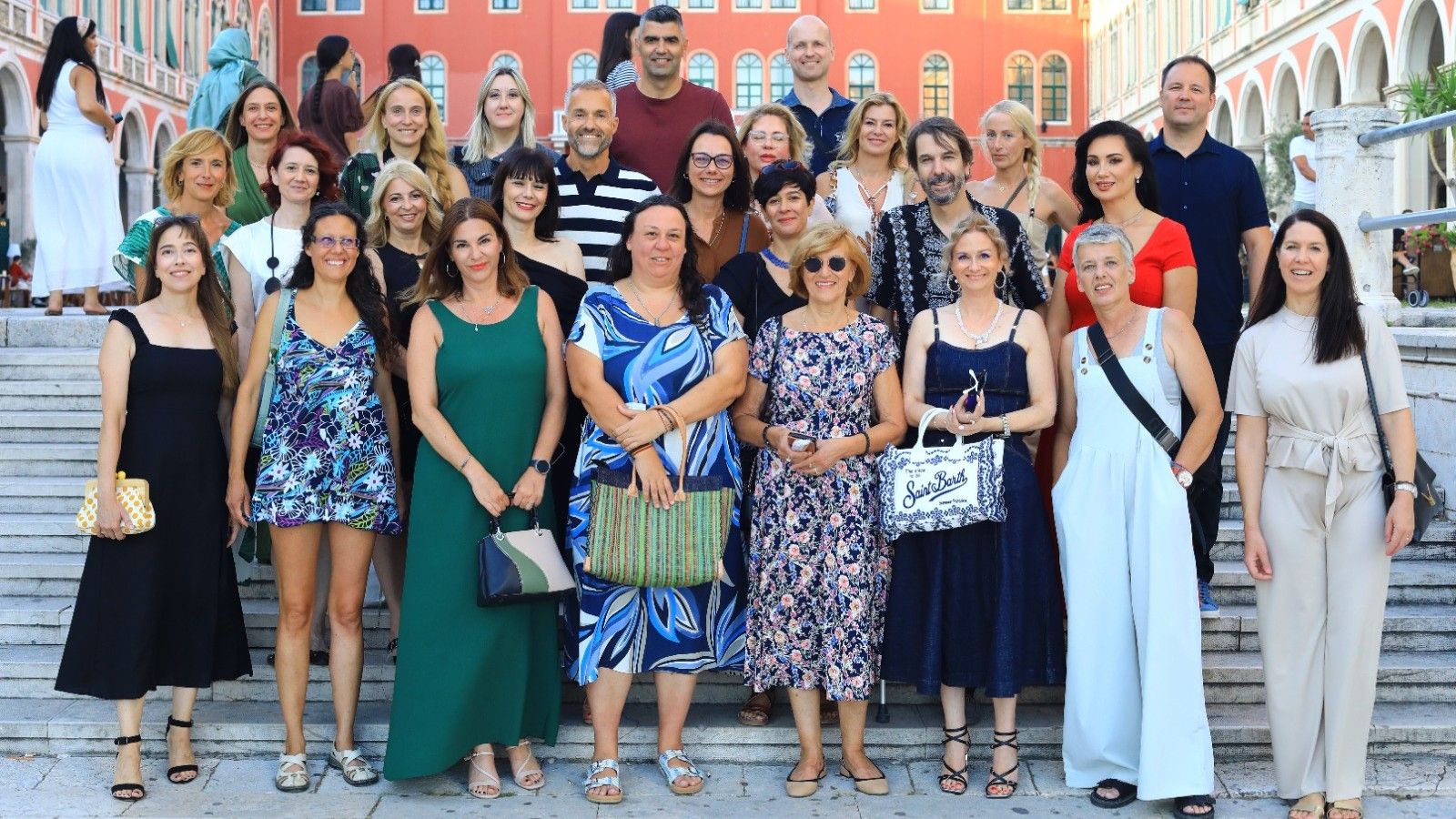 VEČER LJEPOTE Razredno okupljanje za 30 godina mature 