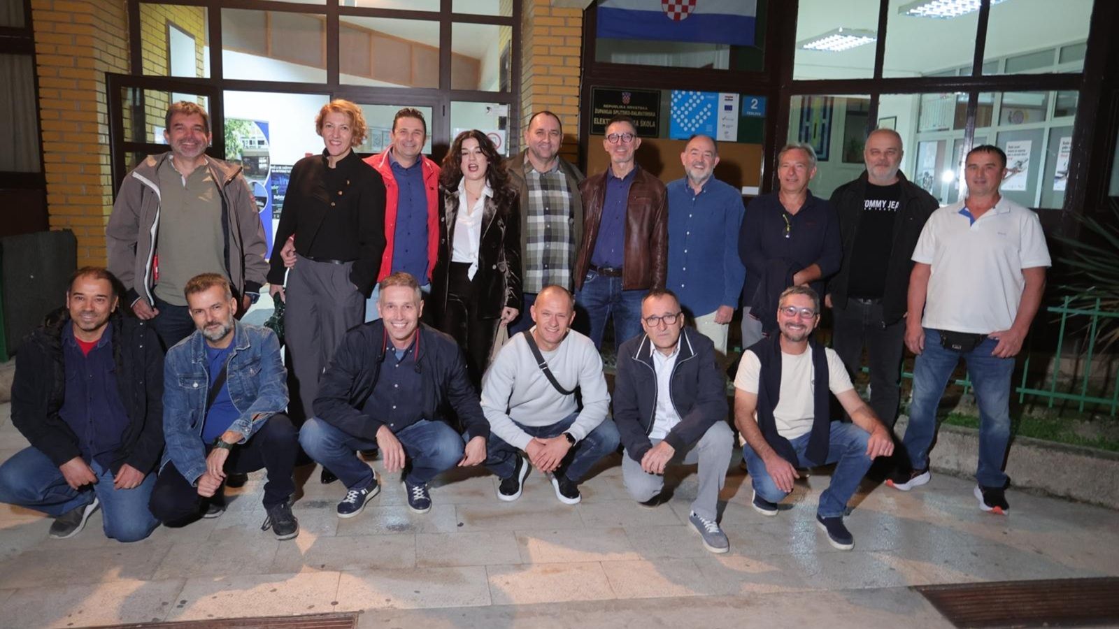 FOTO: Maturanti splitske Elektrotehničke škole okupili se prvi put nakon 1993. godine