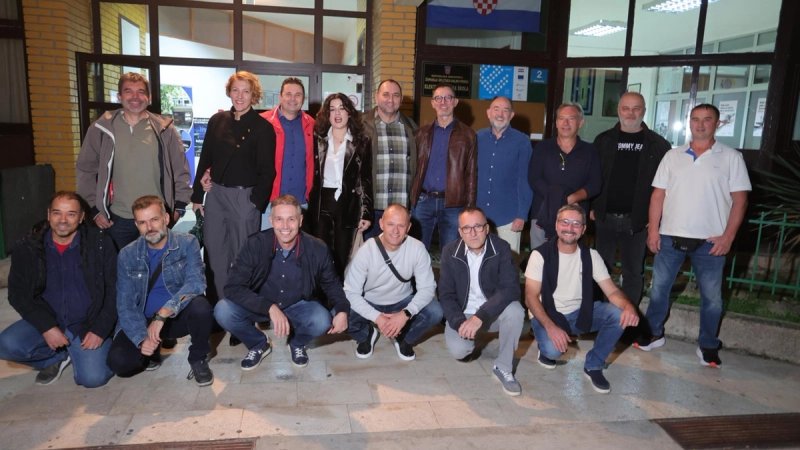 FOTO: Maturanti splitske Elektrotehničke škole okupili se prvi put nakon 1993. godine