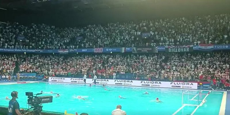 VIDEO: Pogledajte kako 9.000 ljudi navija za Hrvatsku uz 'Ja ne mogu drugo nego da ga volin'