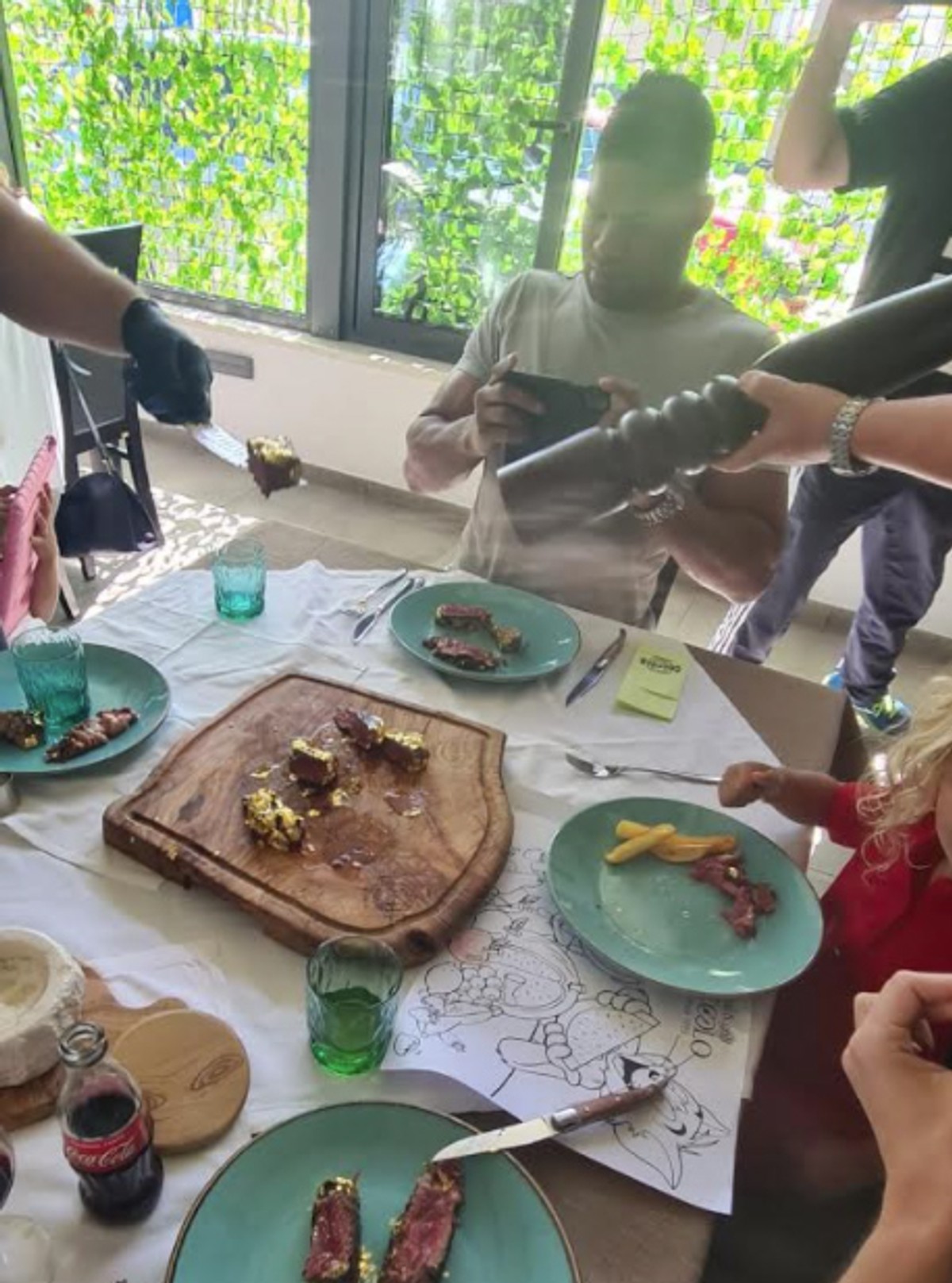 ALISTAIR OVEREEM PONOVNO U DALMACIJI Slavni Nizozemac uživa u zlatnom ručku u restoranu Coccolo!