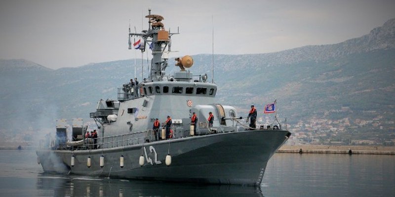 POSAO U VOJSCI Prima se 300 mornara u djelatnu vojnu službu