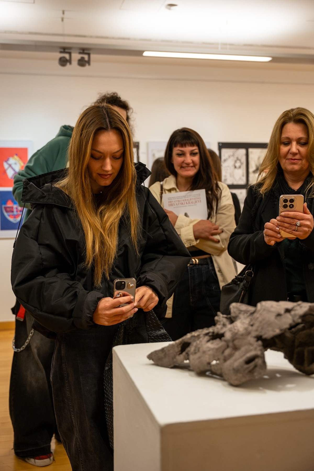 U Sveučilišnoj galeriji otvorena izložba 'Prozori u svijet umjetnosti - Hrvatsko kraljevstvo/Hrvatski kraljevi'