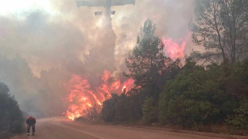 POŽARI NA KORČULI Pred vatrogascima zahtjevna i neizvjesna noć