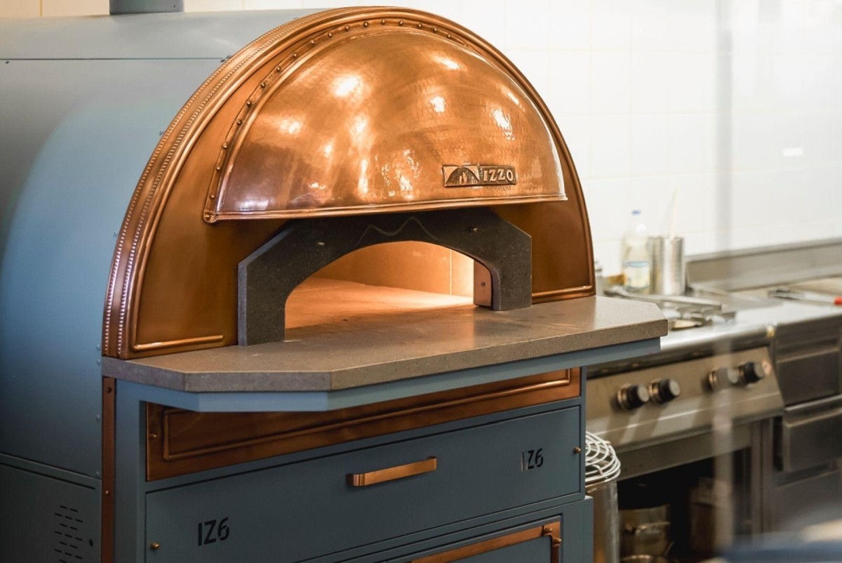 KAVAL Splitska gastro scena bogatija za novi restoran, morate probati njihove napolitanske pizze, burgere, slastice...