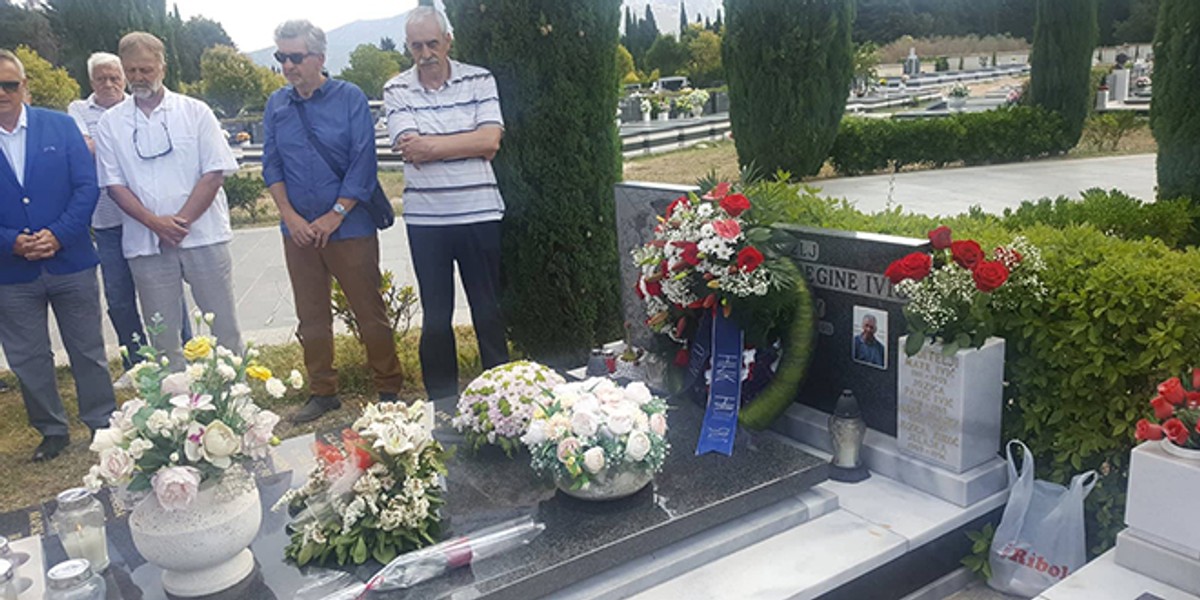 DANAS BI NAVRŠIO 85 GODINA: Delegacija Hajduka, rodbina i veterani na Lovrincu su još jednom odali počast velikom Tomislavu Iviću