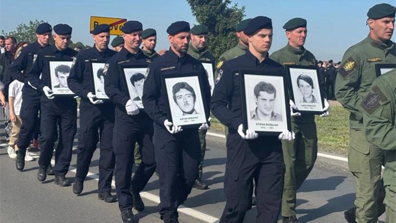 Božinović u Borovu: 'Ubojstvom 12 redarstvenika razbijena je svaka iluzija kakav će rat biti i koliku brutalnost sa sobom nosi agresor'