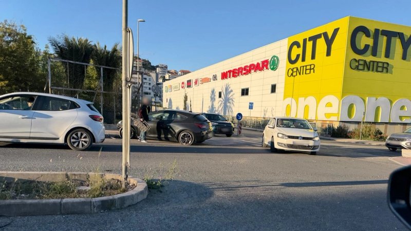 Prometna na kružnom toku kod Cityja