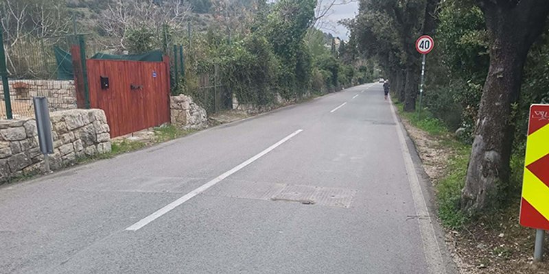 Splitska policija prijavila trojicu koji su demontirali uspornike na Marjanu za ugrožavanje prometa opasnom radnjom