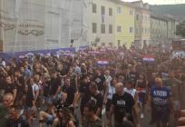 FOTO/VIDEO Počeo mimohod u Kninu: Tisuće odaju počast Oluji i hrvatskim braniteljima