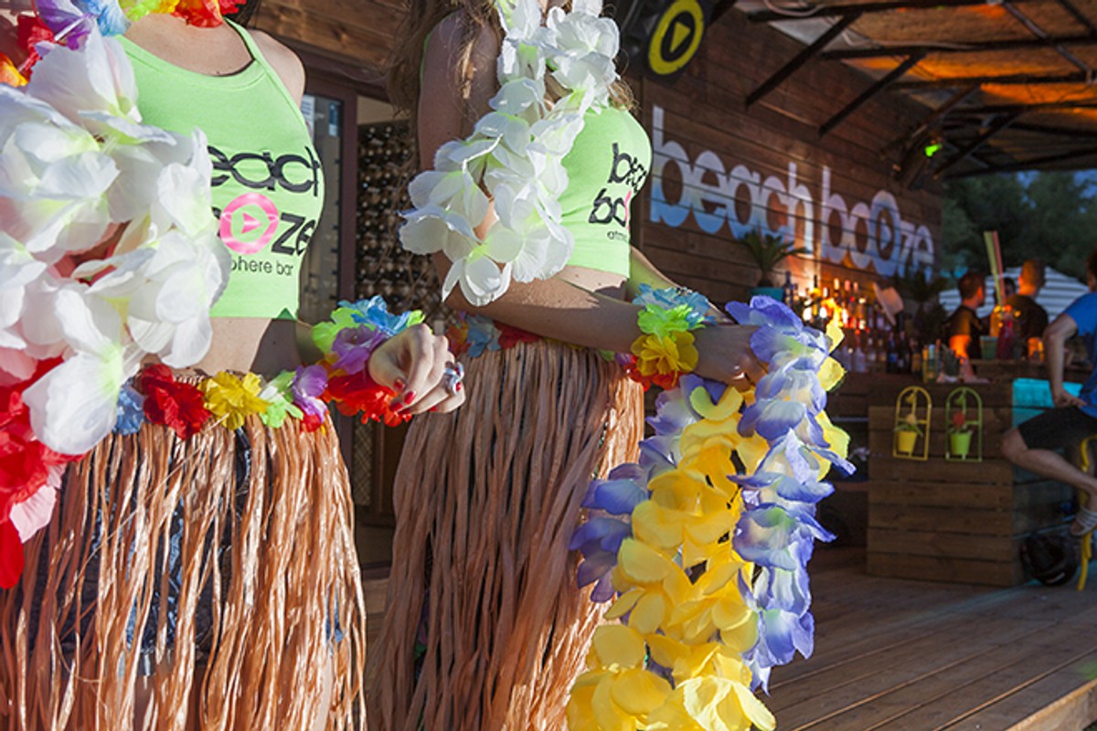 Seksi Mađarica Niki Belucci otvara ljetnu sezonu beach partyja na Bačvicama