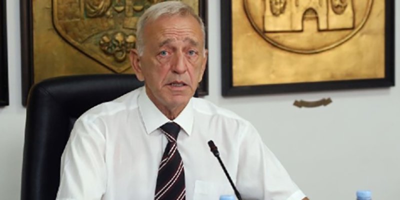 DOMAZETOV ZAOKRET 'Tresem se od straha od vaših pitanja kao i gradonačelnik, zamjenici i naše obitelji'