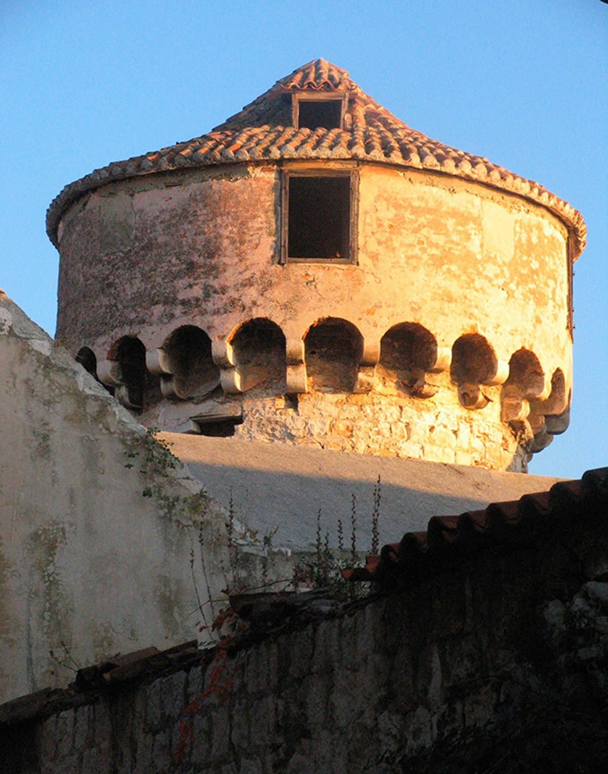 Povijest Kaštela: Trogirski i splitski plemići digli su dvadesetak utvrda kako bi zaštitili težake i ljetinu
