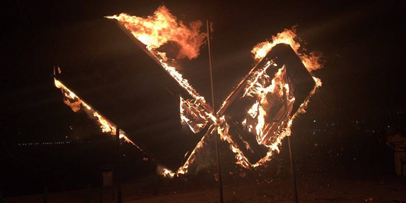 VIDEO Splićani kao Krnju zapalili - dva mobitela, Ivan Pernar i Ava Karabatić zapjevali Zečićev hit 'Ima li nade za nas'